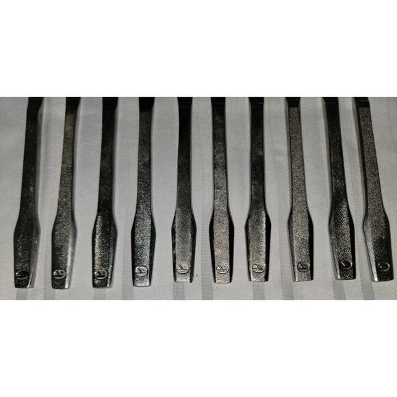 10pc Vintage Eastern Airlines Stainless Steele International Knife Set Flatware - Picture 4 of 6